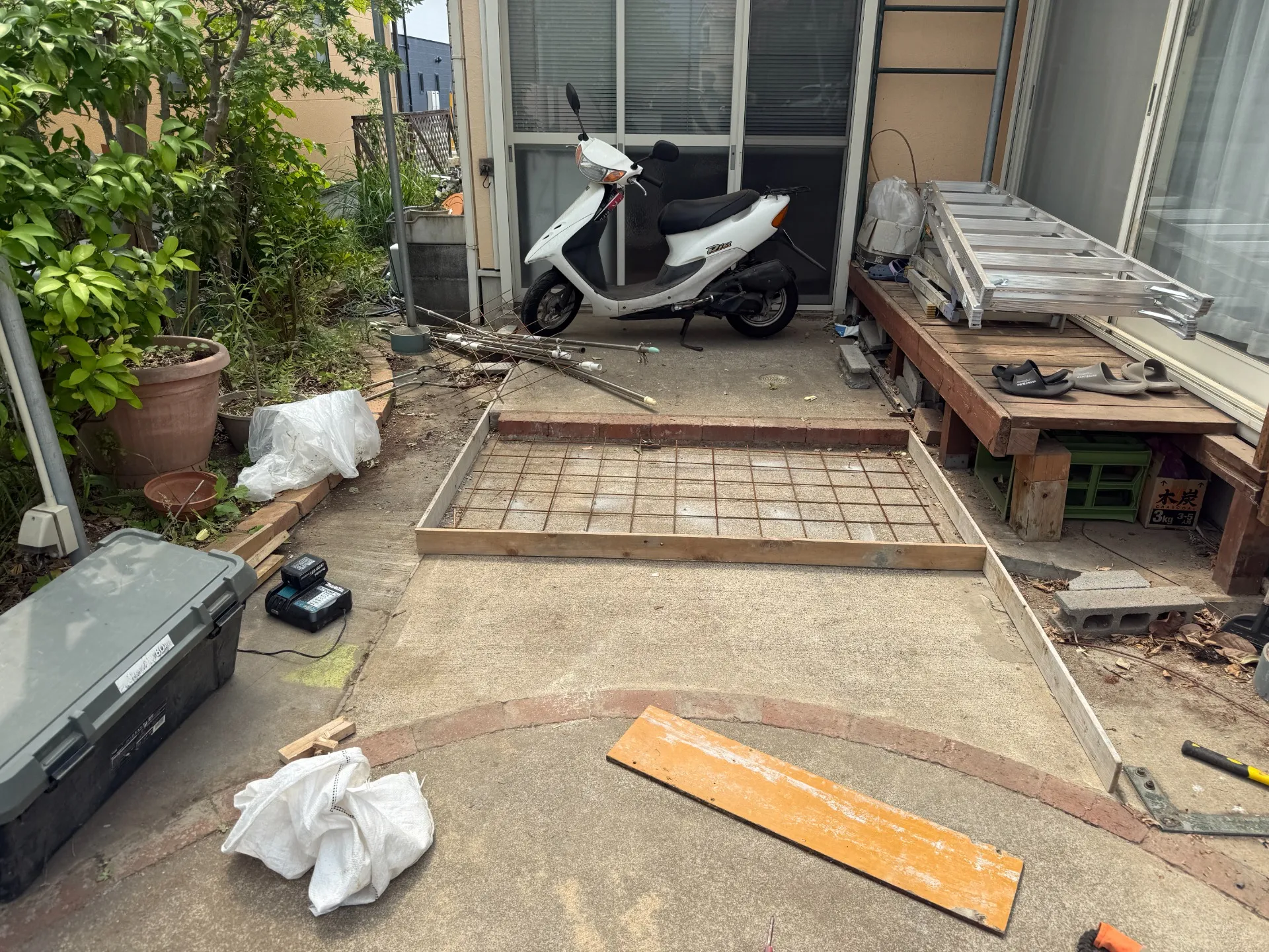 裾野市｜土間コンクリート施工事例｜駐車スペースを使いやすくリフォームしました
